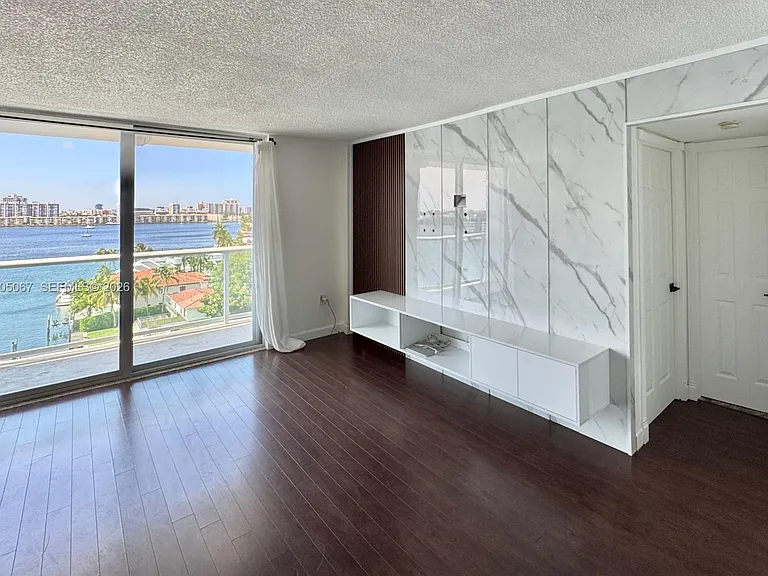 2841 NE 163rd St #1007 — Photo 36