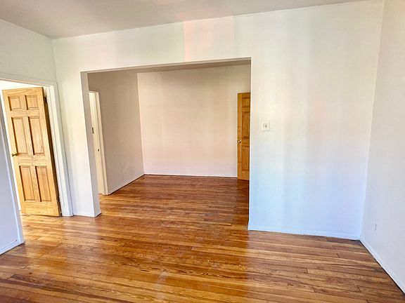 3rd image of 216 Winthrop St #2L