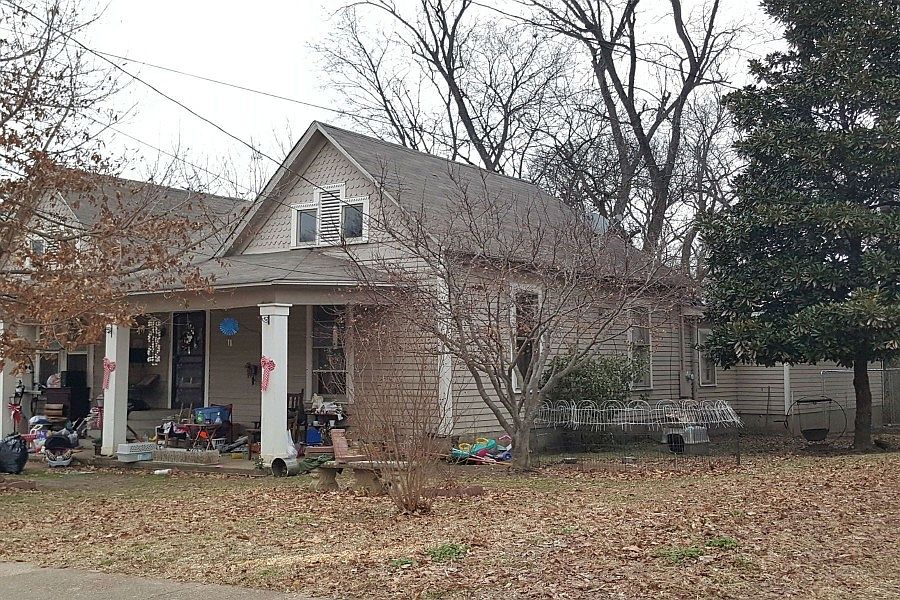 2nd image of 442 N Maple St