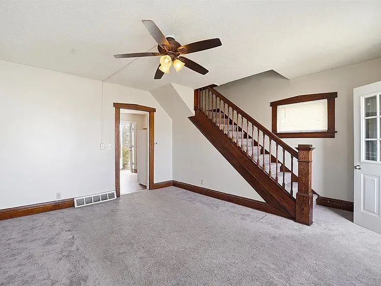 1723 Falls Ave — Photo 5