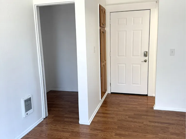 1109 SE Division St #1 — Photo 11