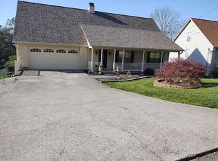 9509 Trails End Rd, Knoxville, TN 37931