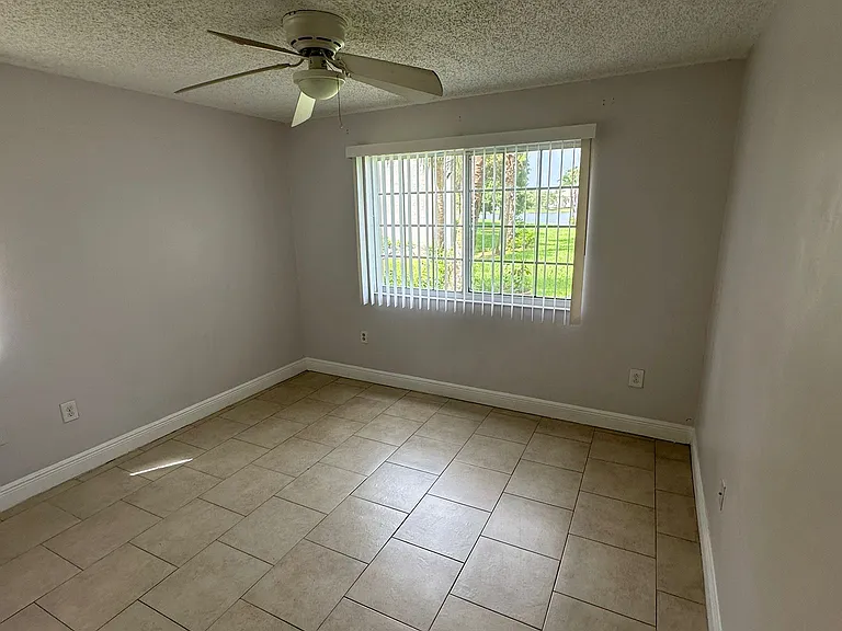 5005 Wiles Rd — Photo 5