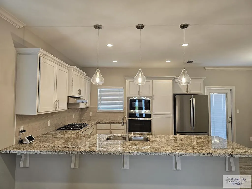 4 bed, 2.5 bath, 1710 sqft, $2,350 — Photo 4