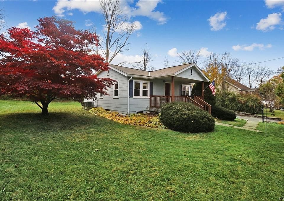 1st image of 77 Woodland Dr