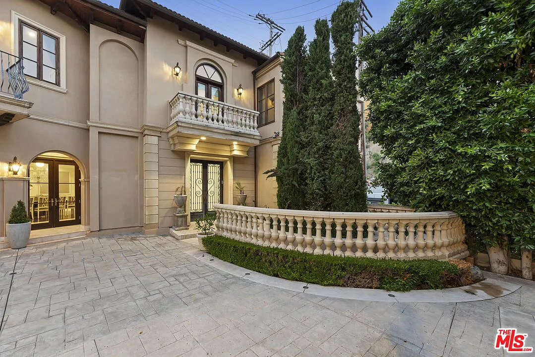 Building Photo - 1465 N Robmar Dr