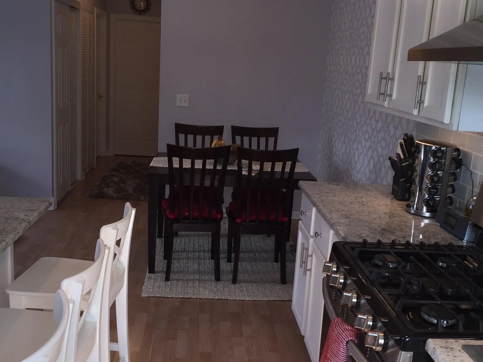 2 bed, 900 sqft, $1,900 — Photo 4