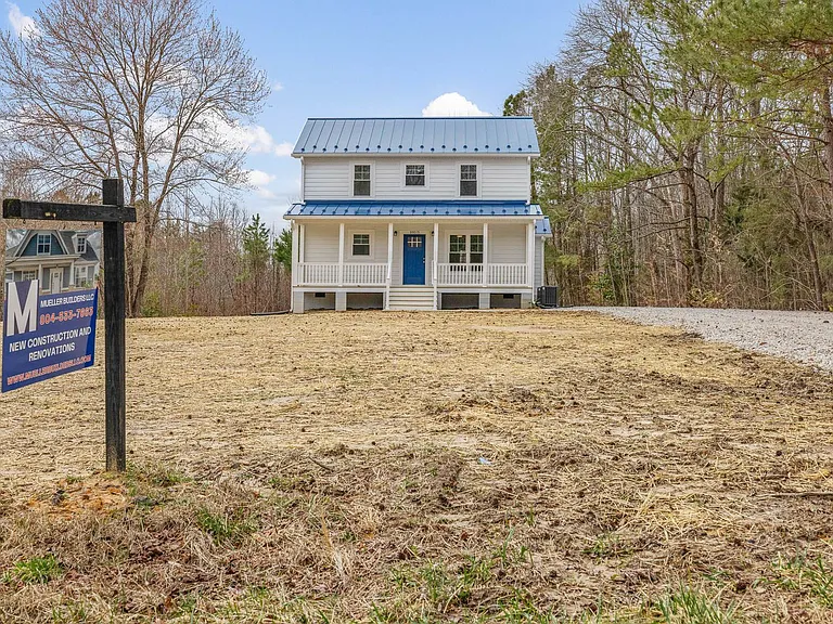 20015 James River Dr — Photo 2