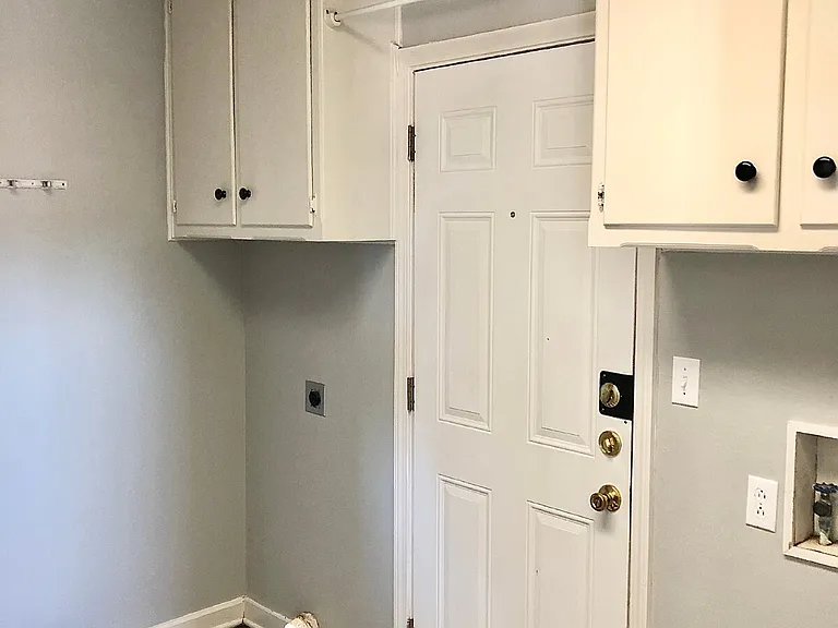 413 Dowden Rd #D — Photo 8