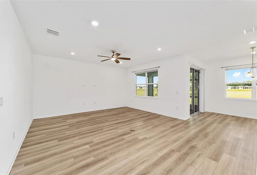 3 bed, 2.0 bath, 1663 sqft, $2,400 — Photo 3