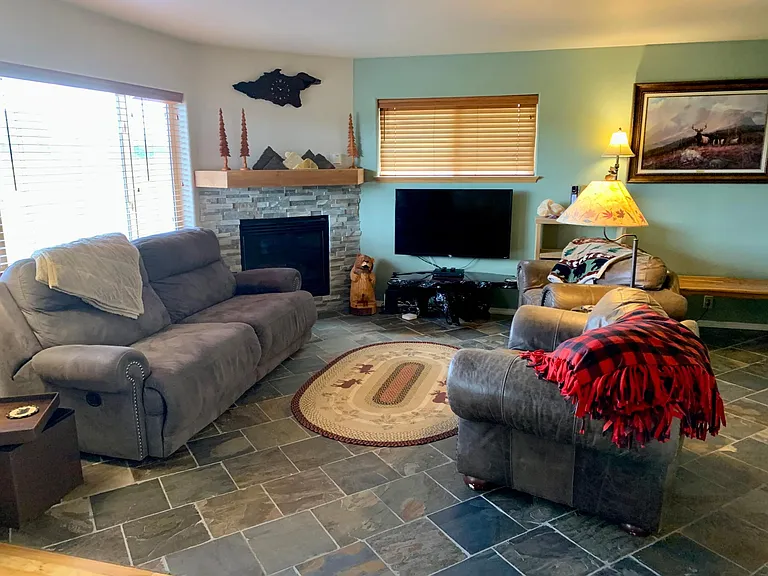 Reclining couch, gas fireplace