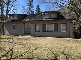 701 Hazen St, Paw Paw, MI 49079
