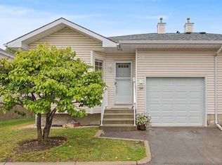 138 E Hawkstone Mnr NW, Calgary, AB T3G3X2