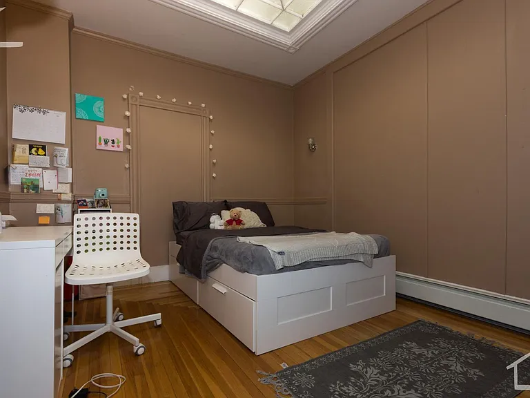 12 Bay State Rd #4R — Photo 11