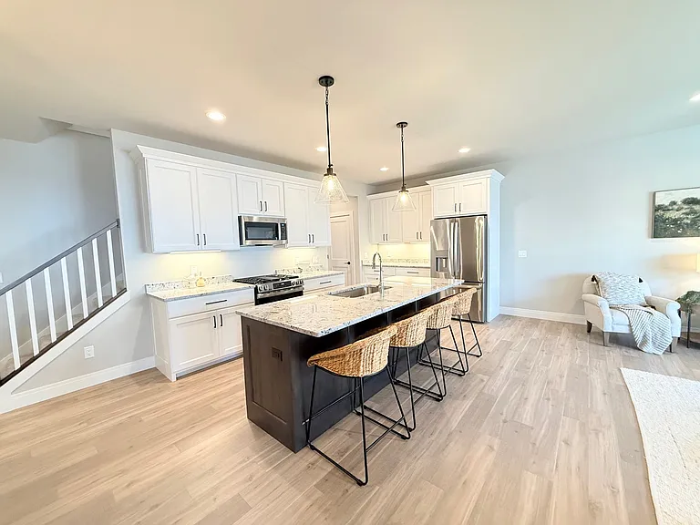 4729 Bellflower Dr #3 — Photo 4