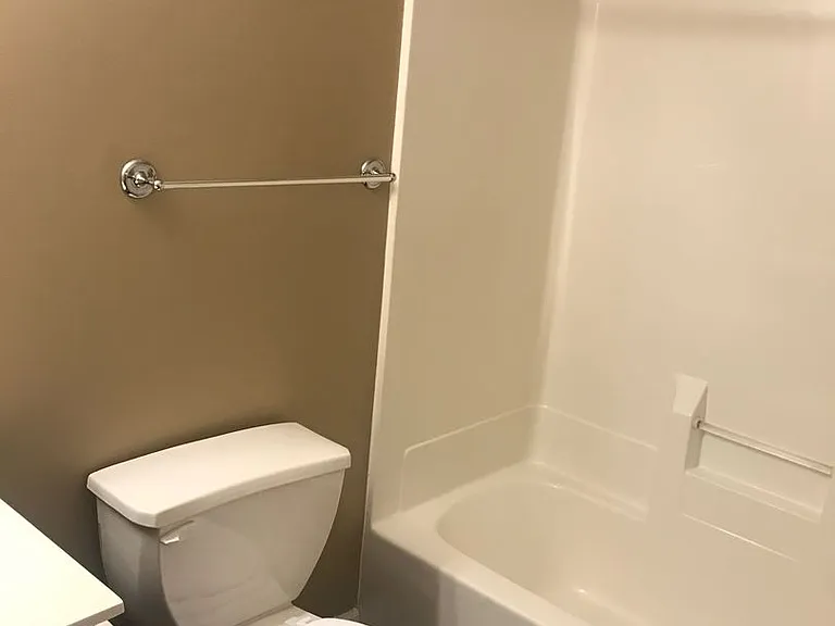 90 Bridgewater Ct — Photo 11