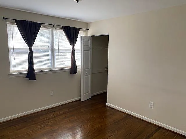 5520 Southampton Dr — Photo 10