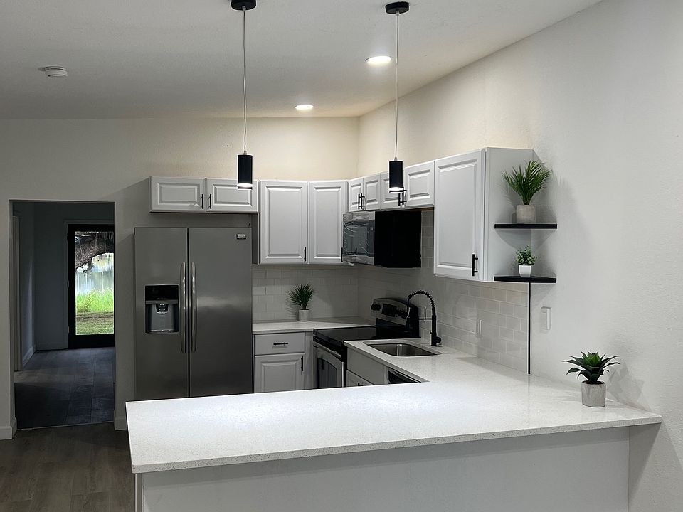 1st image of 1217 Lakeside Dr #1