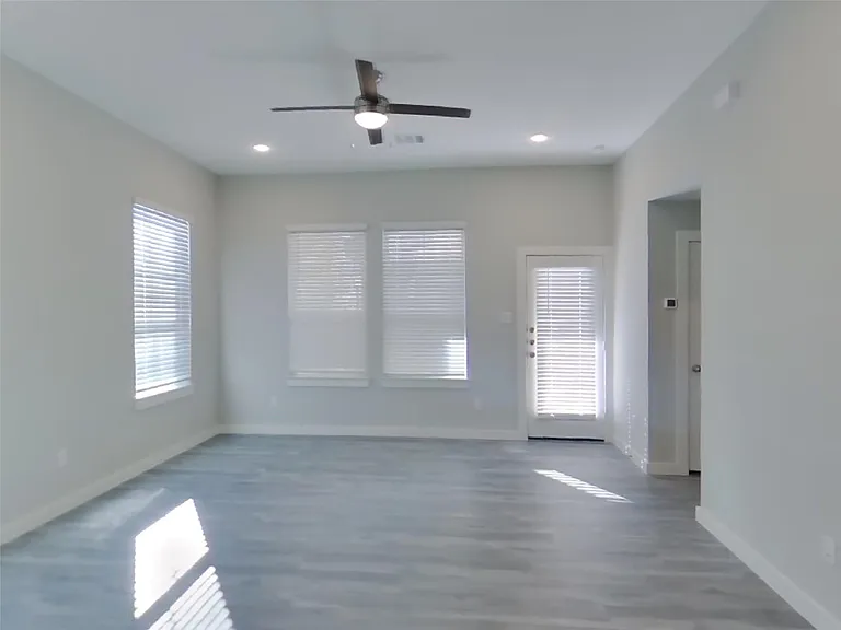 4918 San Fabiano Ct — Photo 2