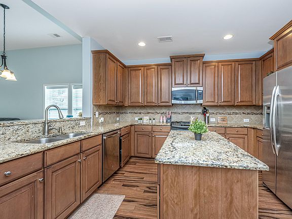 5th image of 1011 Victoria Pointe Ln