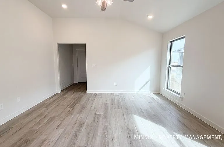 7213 7th St — Photo 22