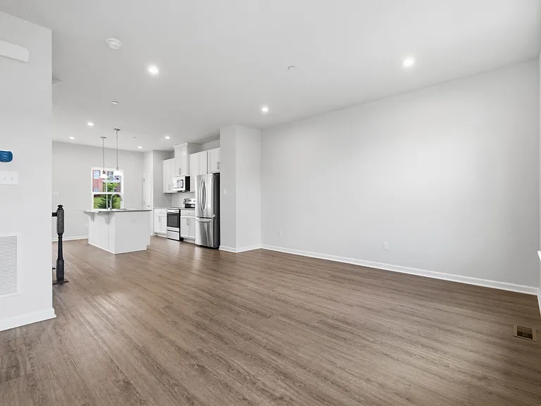 233 Chesna Dr — Photo 8