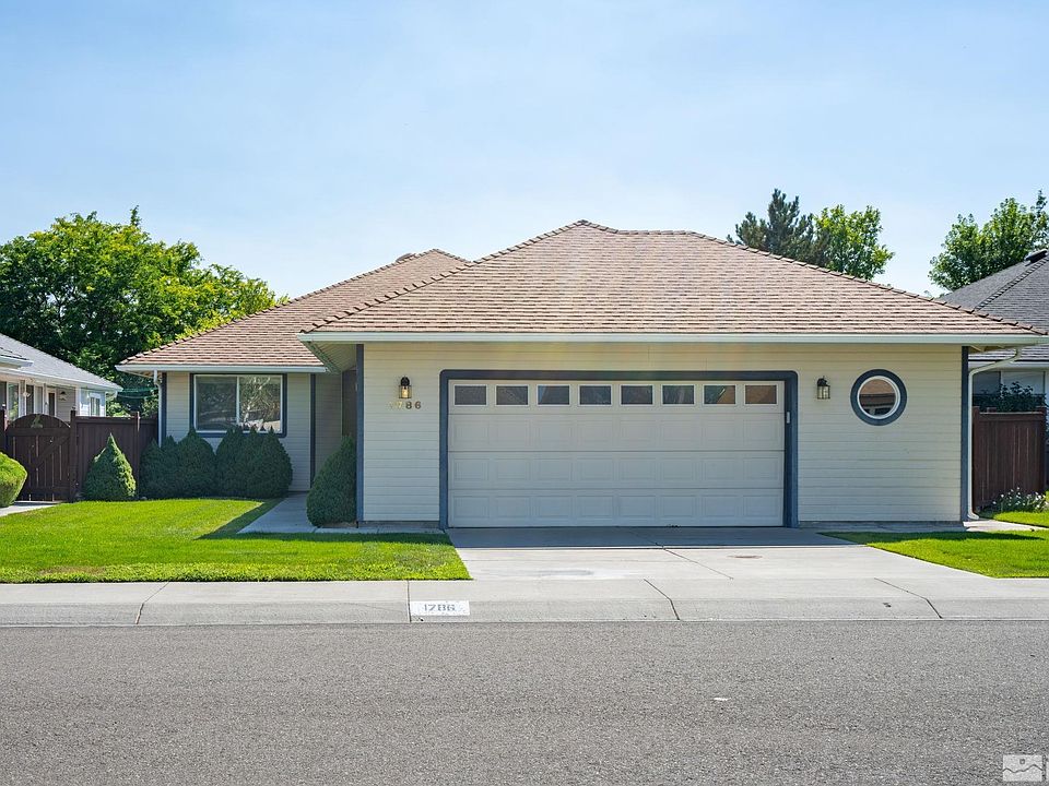 1st image of 1786 Mahogany Cir