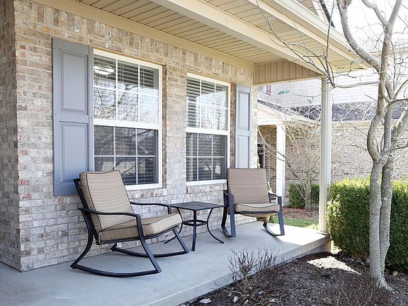 3rd image of 180 Angel Falls Dr