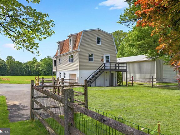 2nd image of 222 Old Racetrack Rd