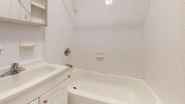 Rented by Bond New York | media 16