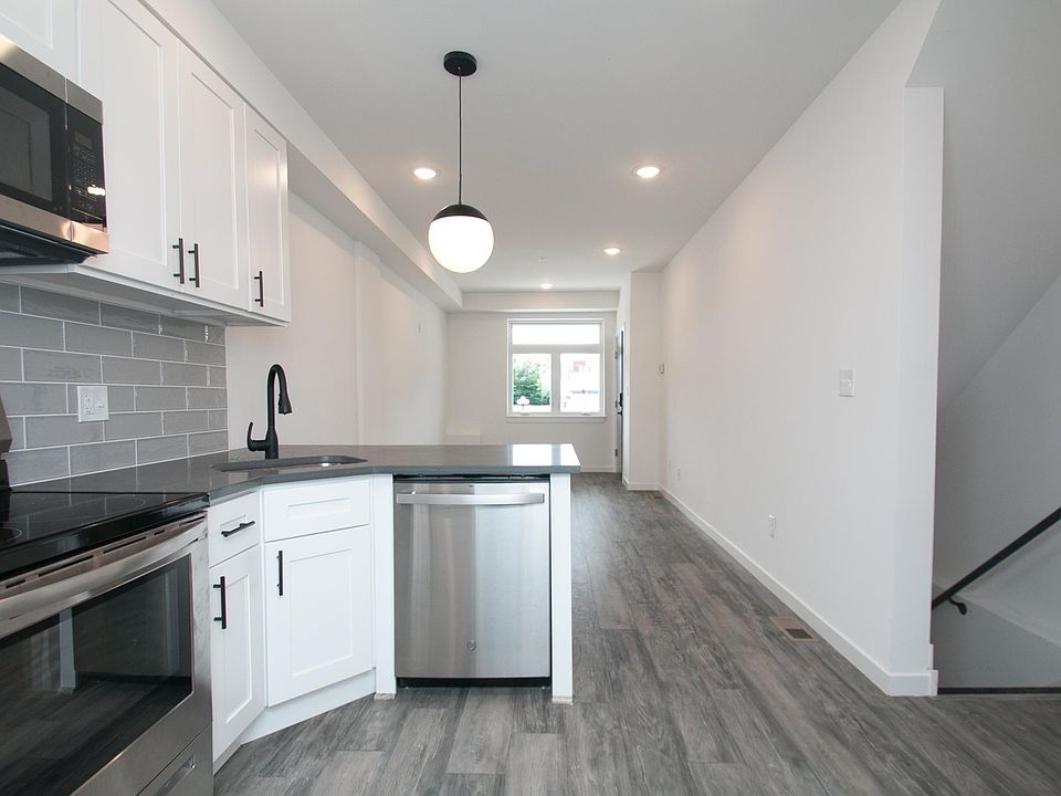 1st image of 883 Belmont Ave #1