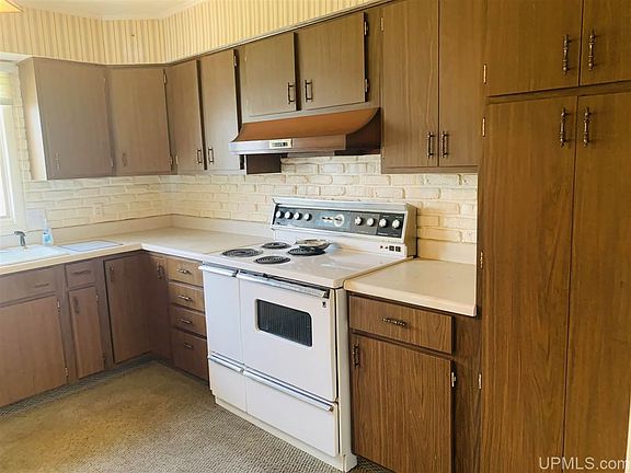 5th image of 501 S 10th St