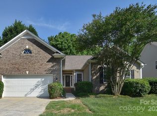 2415 Tory Oak Pl, Matthews, NC 28105