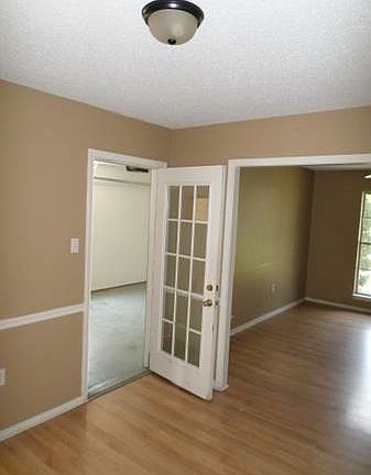 3rd image of 2722 Harlingen Dr