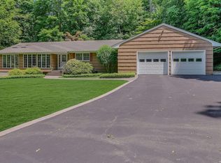 15 Lewis Rd, Northport, NY 11768