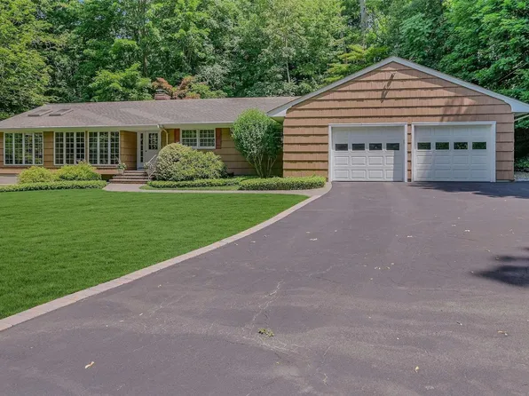 15 Lewis Road, Northport, NY 11768