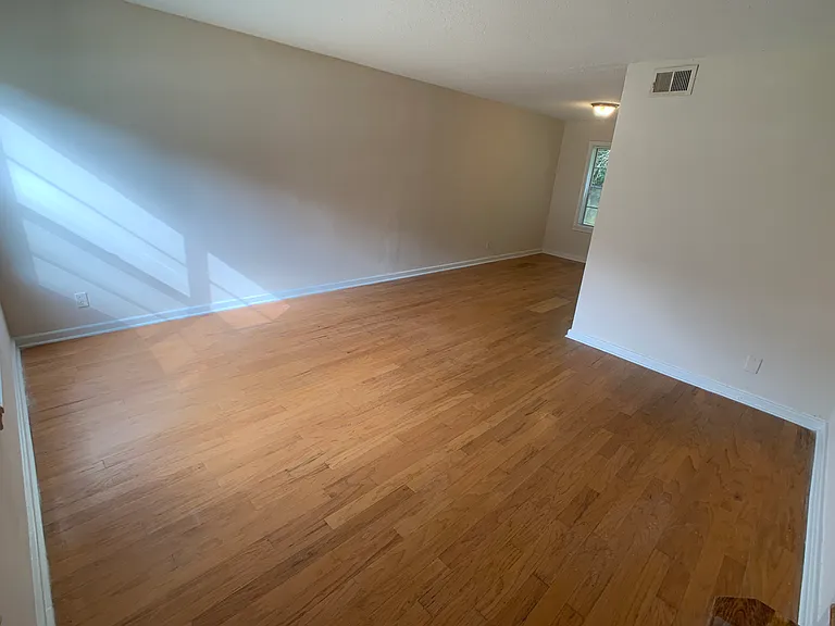 1662 Valley Ave — Photo 4
