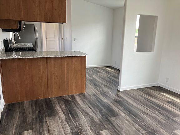 5th image of 702 W McArthur Ave #70