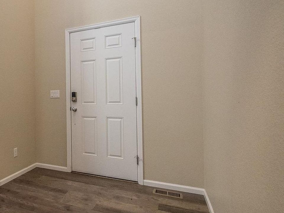 1st image of 2917 Hamlett Ln