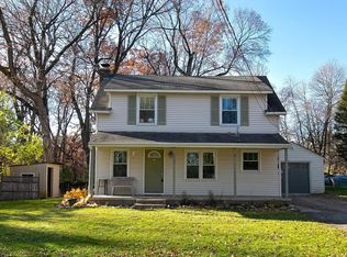 2909 Meadow Ln, Mound, MN 55364