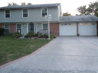 15 Ophir Ave, Lincoln, IL 62656