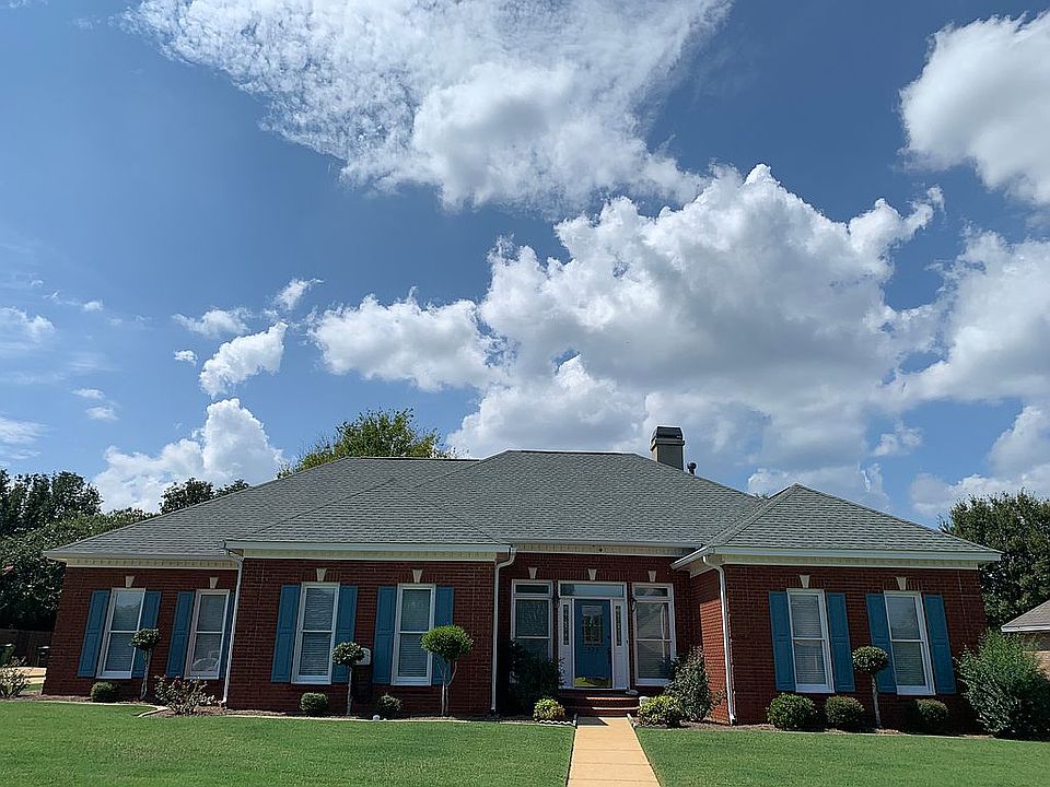 1st image of 425 Towne Lake Dr