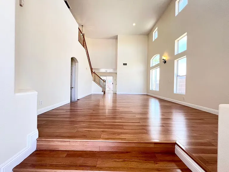 9891 Ridge Hill Ave — Photo 10