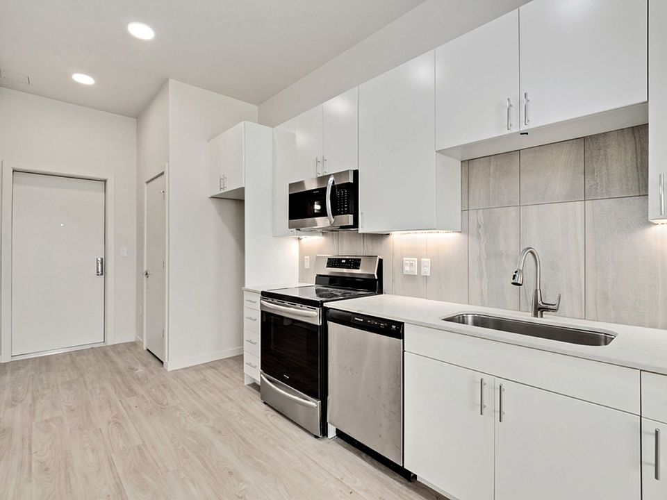1st image of 1205 Benton St #424