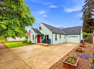 1050 SW Ellis St, Dallas, OR 97338