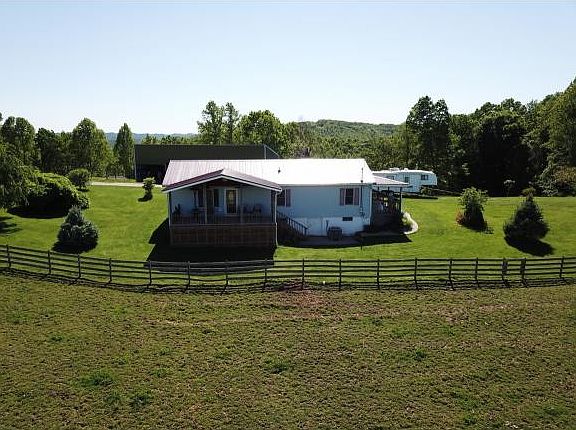 2nd image of 901 Antler Springs Ln
