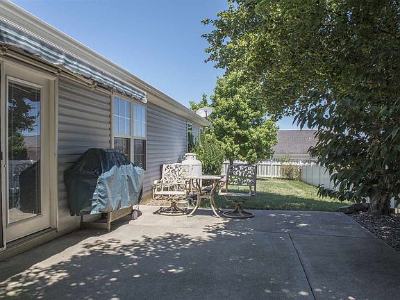 3rd image of 7 Landover Ln