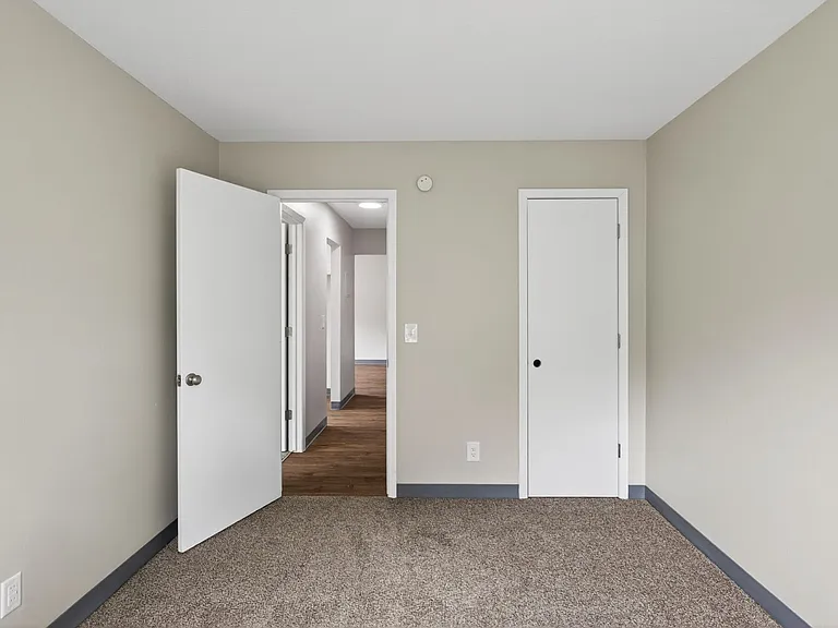 St. Croix Crossings Apartments — Photo 33