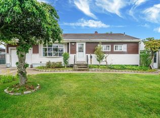 16 Franklin St, Brentwood, NY 11717