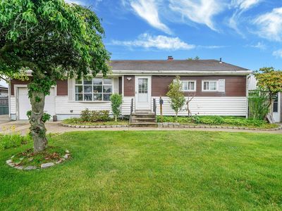 16 Franklin Street, Brentwood, NY, 11717